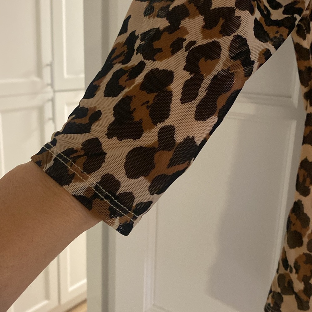 Lovely Leopard Print Turtleneck New Without Tags … - image 2